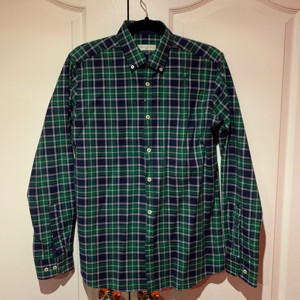 Men’s Plaid Easy Wear Shirt Sz. M Slim